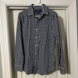 Vineyard Vines Button Down!